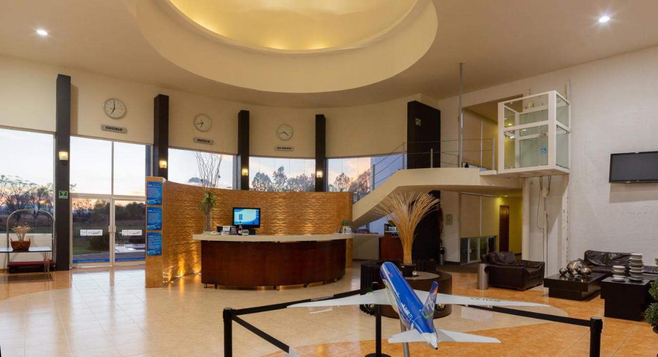 Hotel Aeropuerto Morelia Alvaro Obregon Eksteriør billede